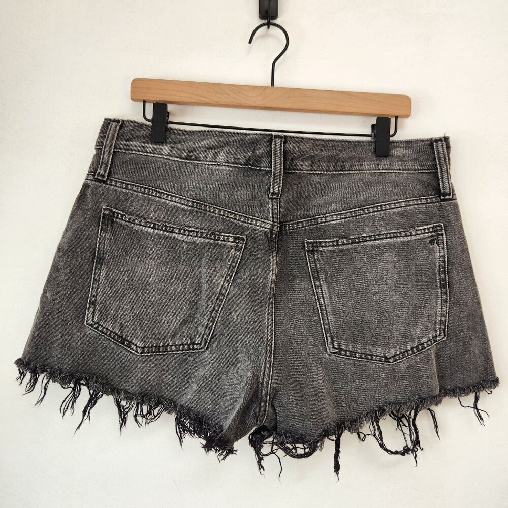 Madewell Grey Relaxed Denim Shorts Cut-Offs Classic Style Women's 29 - Picture 2 of 8